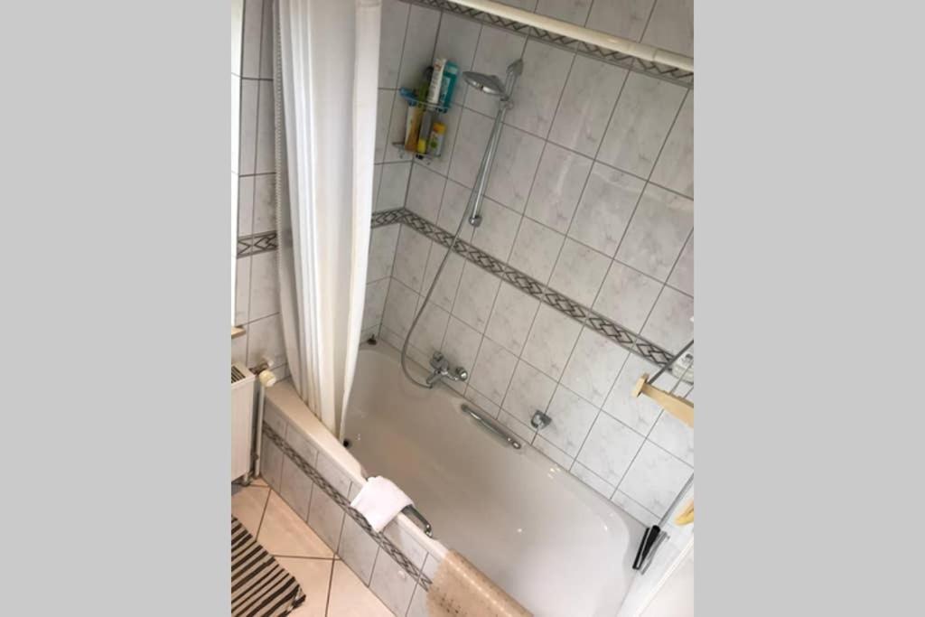 Bahnhofsnahe, Ruhige Und Sonnige 2 Zimmerwohnung Im Dichterviertel Wiesbaden Eksteriør bilde